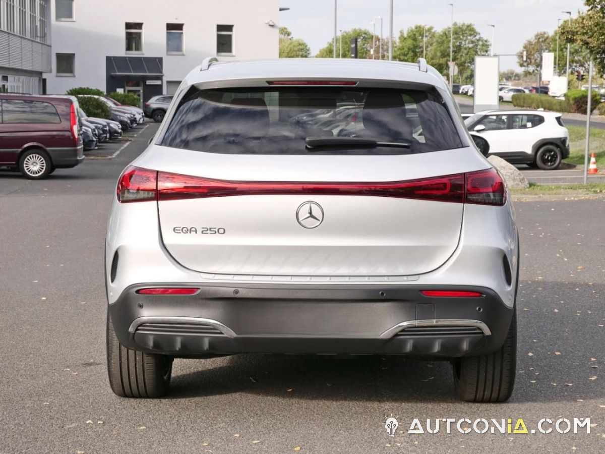 Mercedes-Benz EQA — foto 4