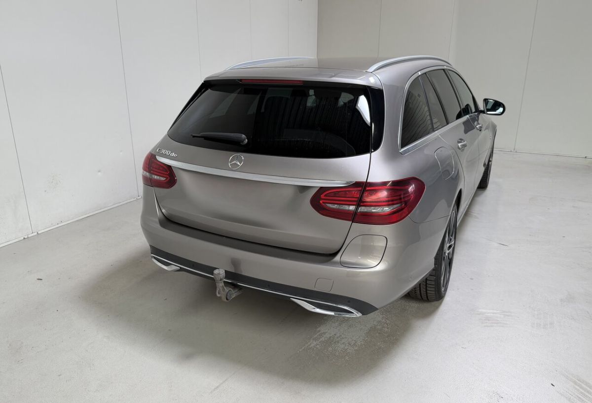 Mercedes-Benz C-300 — foto 9