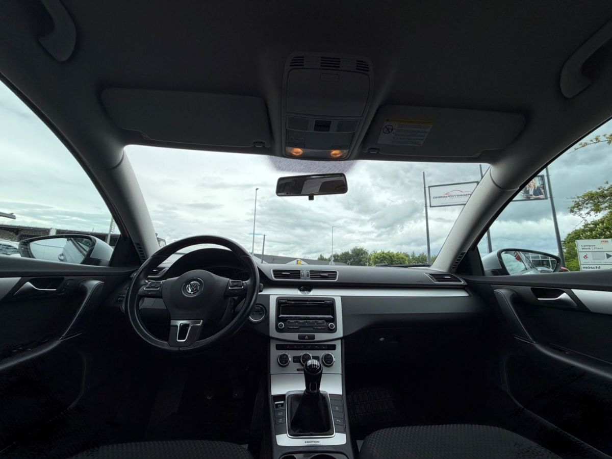 Volkswagen Passat — foto 18