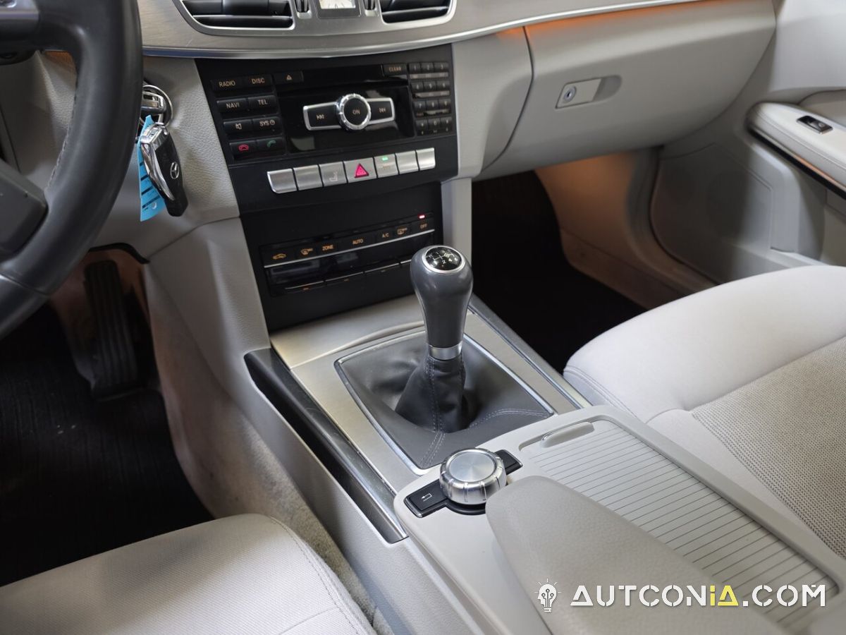 Mercedes-Benz E 200 — foto 18