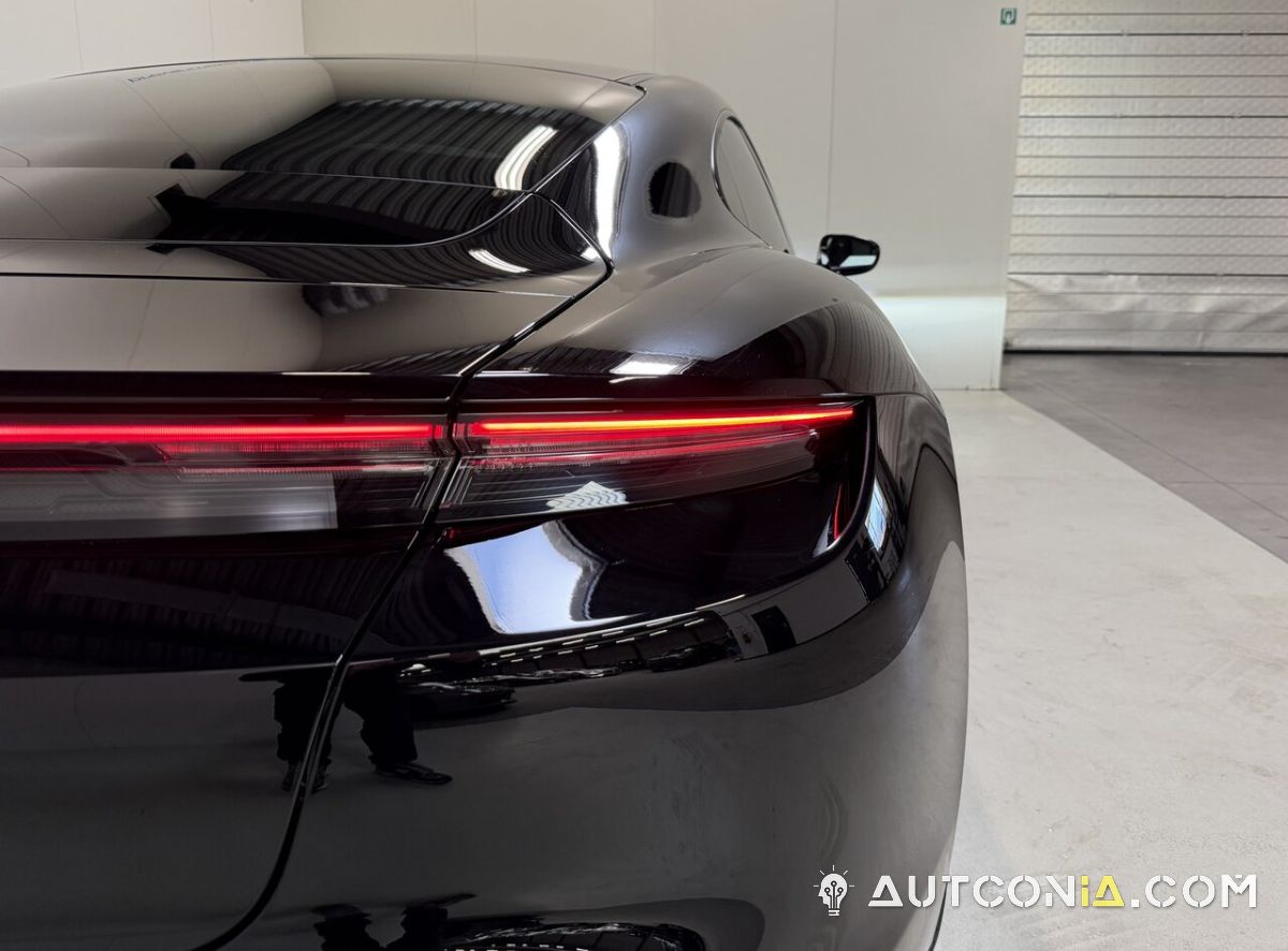 Porsche Taycan — foto 9