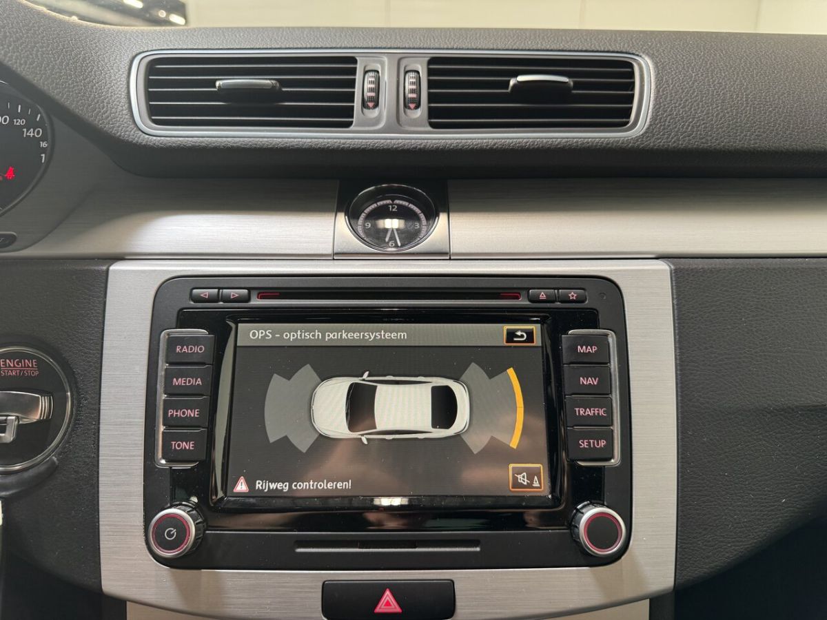 Volkswagen Passat-CC — foto 21