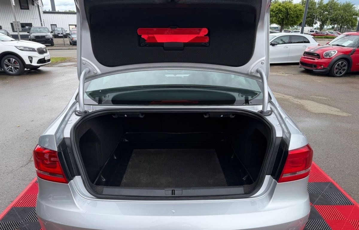 Volkswagen Passat — foto 10