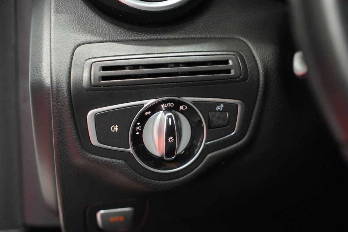 Mercedes-Benz C 220 — foto 23