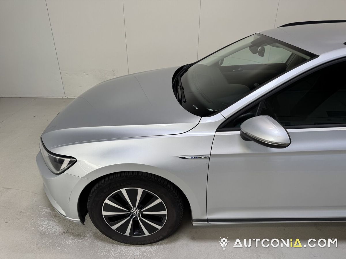 Volkswagen Passat — foto 4