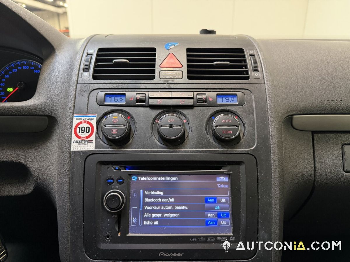 Volkswagen Touran — foto 23