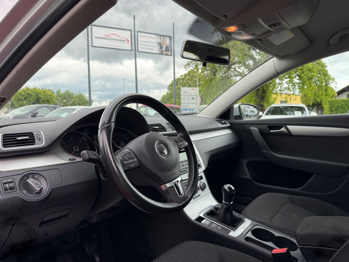Volkswagen Passat — foto 14
