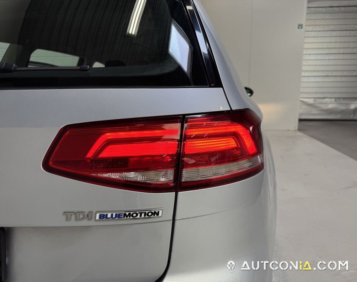 Volkswagen Passat — foto 8