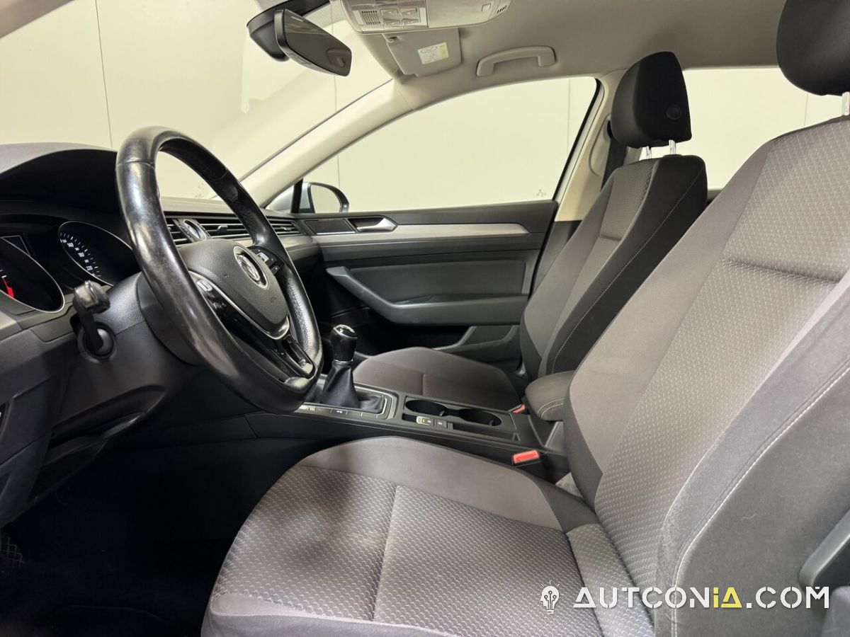 Volkswagen Passat — foto 16