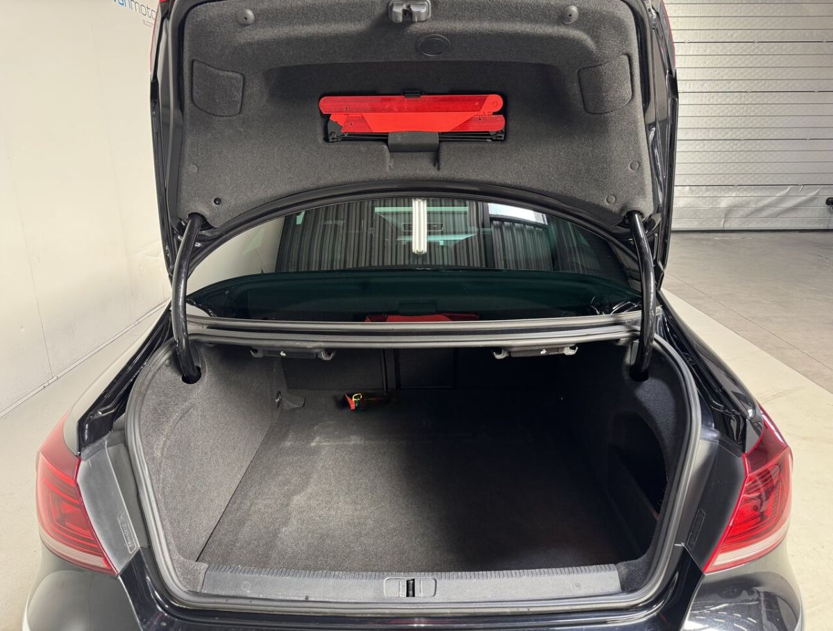 Volkswagen Passat-CC — foto 10