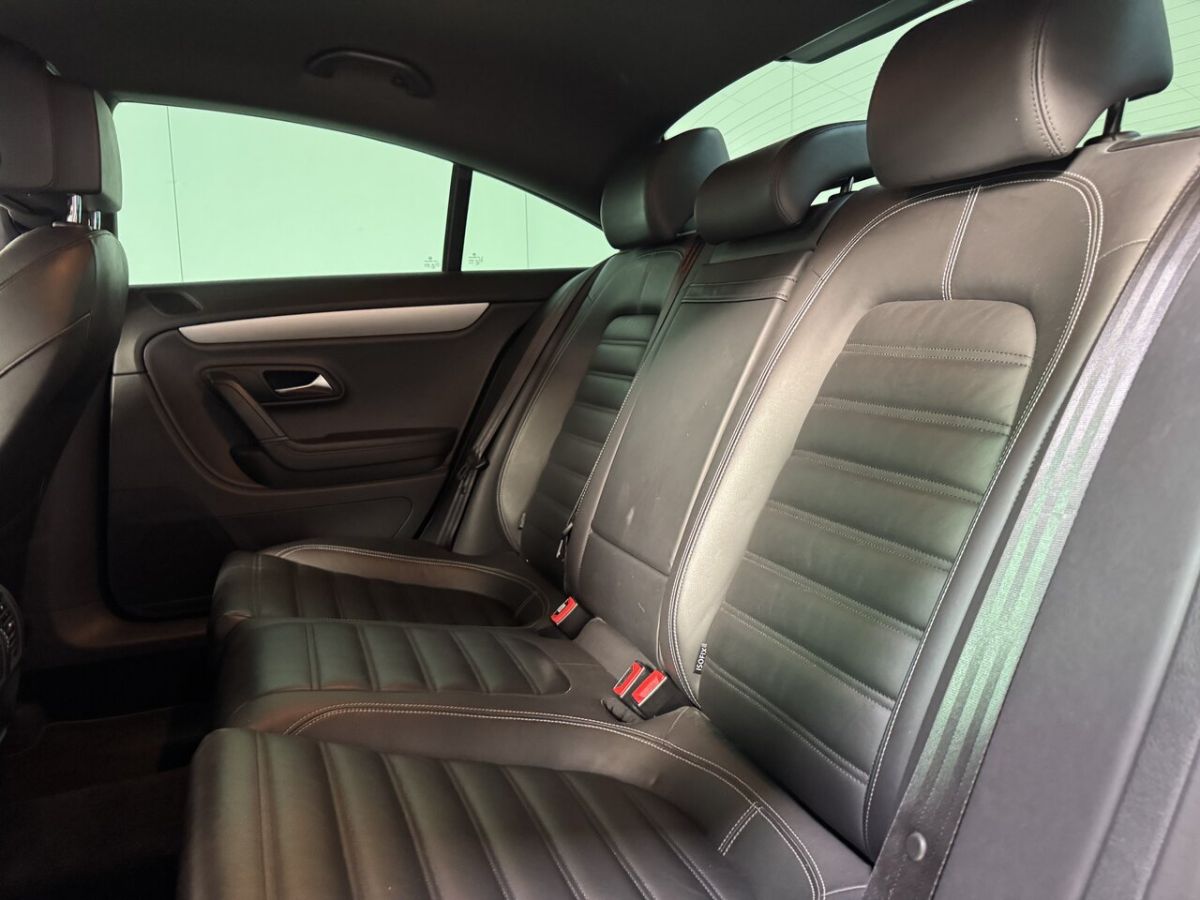 Volkswagen Passat-CC — foto 14