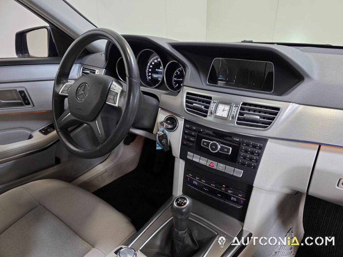 Mercedes-Benz E 200 — foto 23