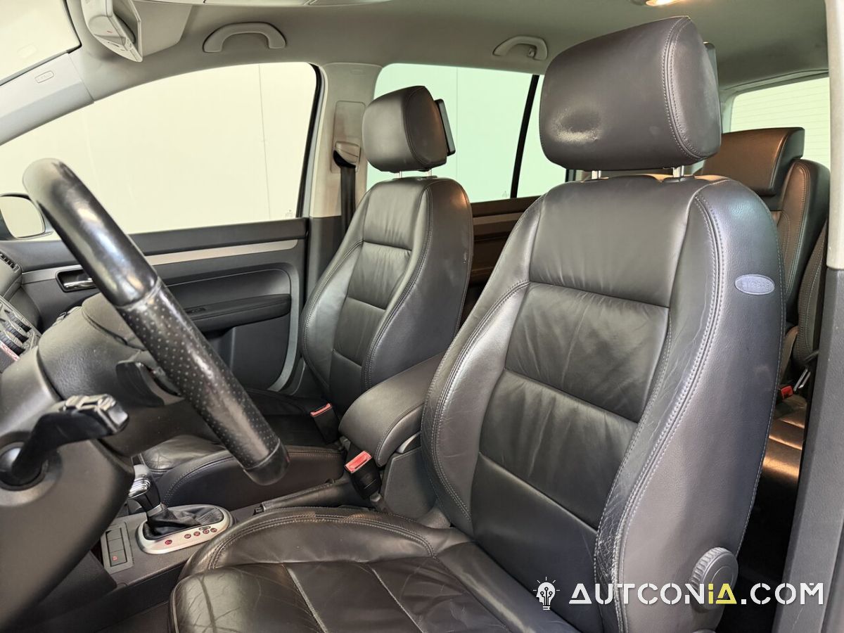 Volkswagen Touran — foto 20