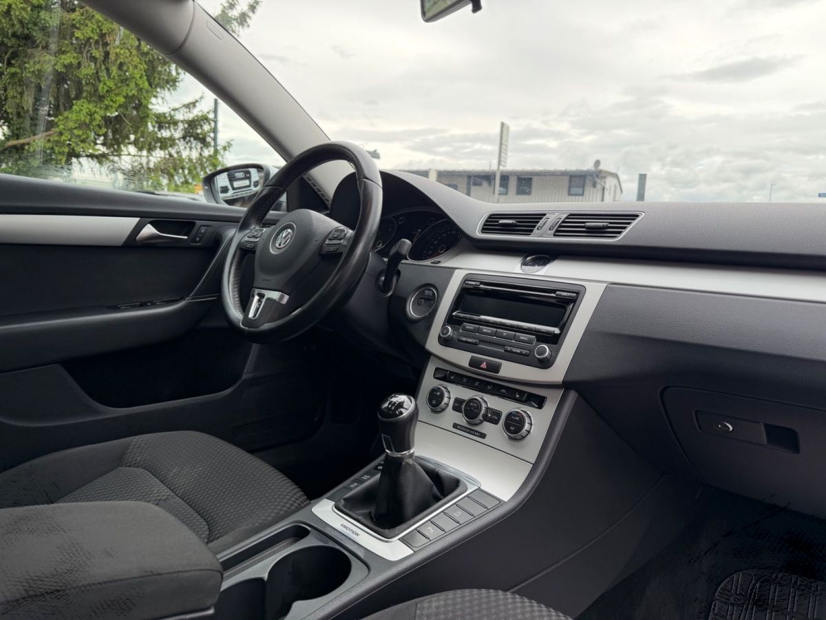 Volkswagen Passat — foto 19