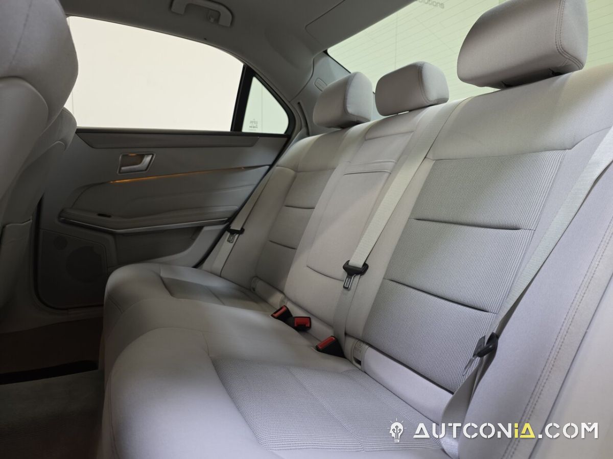 Mercedes-Benz E 200 — foto 16