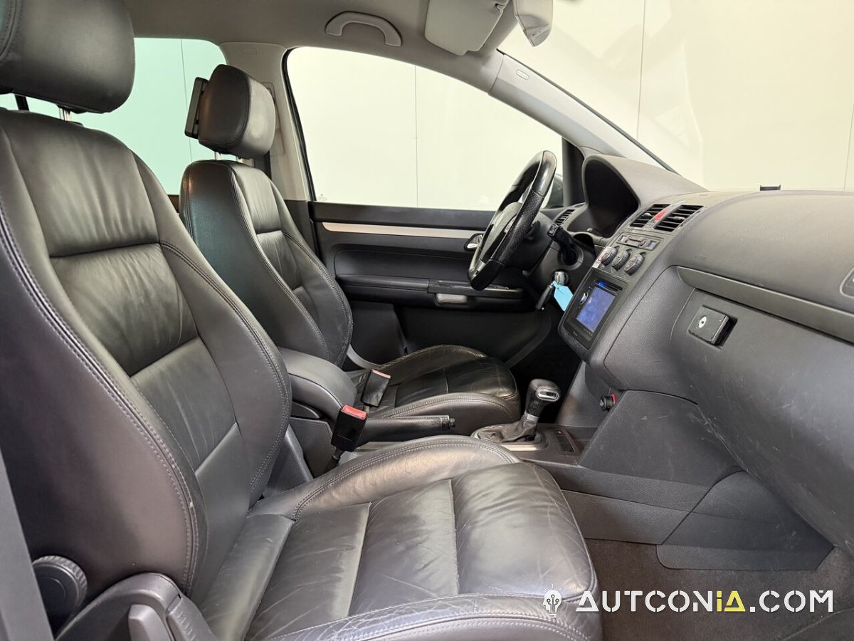 Volkswagen Touran — foto 28