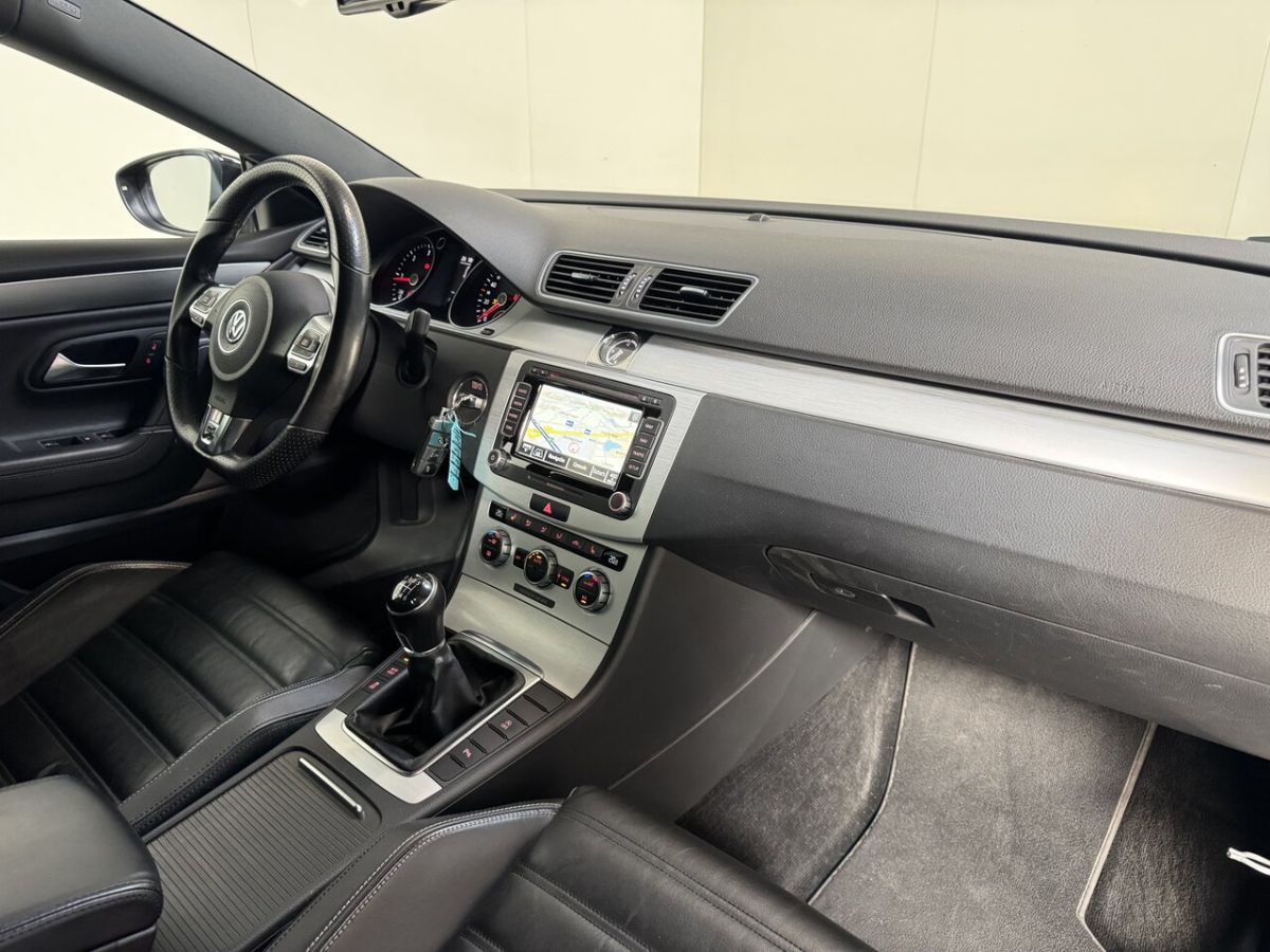 Volkswagen Passat-CC — foto 26