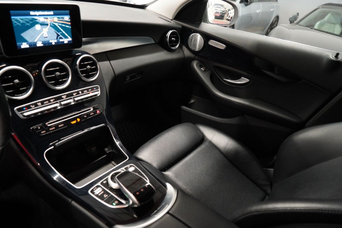 Mercedes-Benz C 220 — foto 29