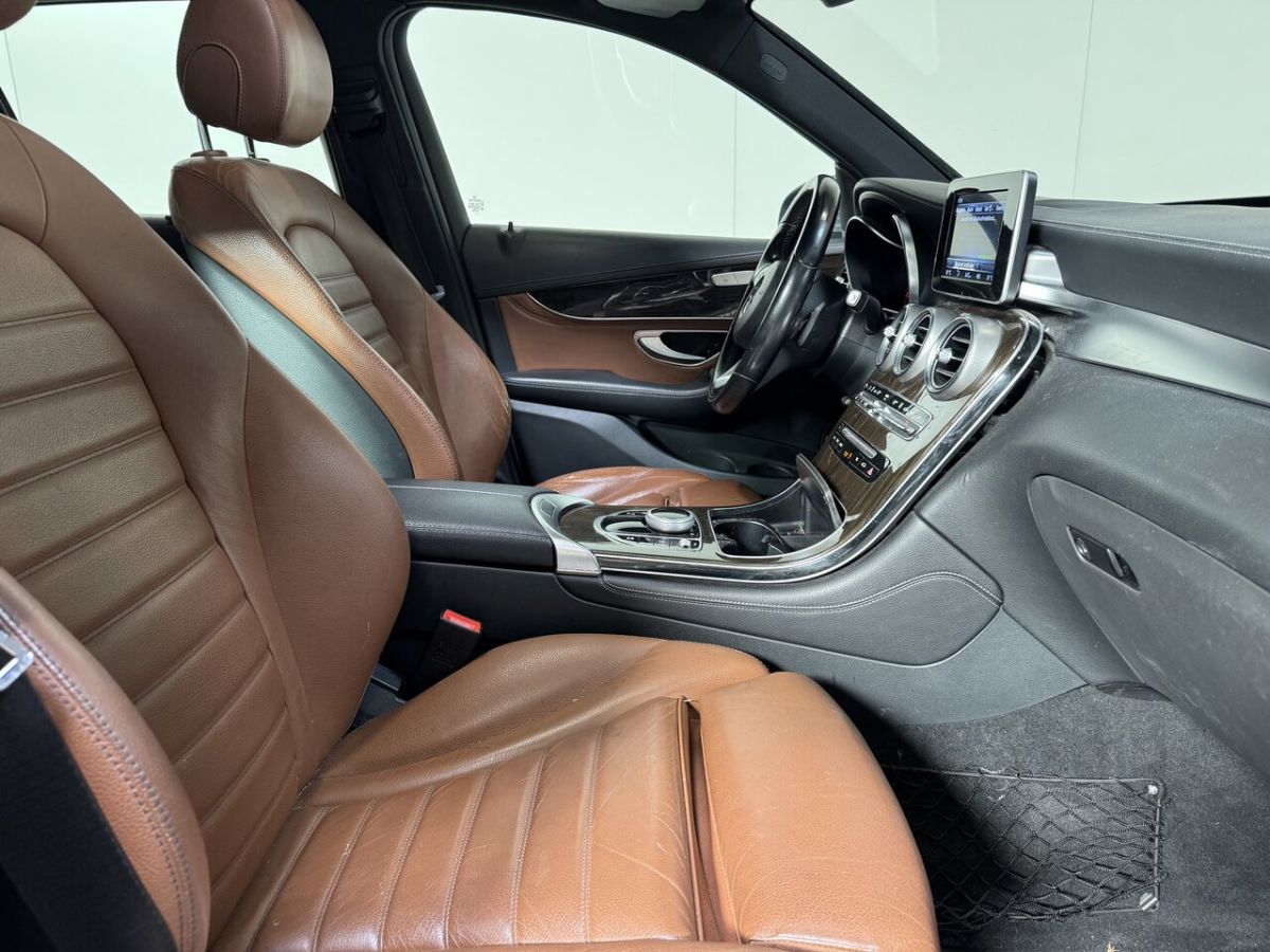 Mercedes-Benz GLC-350 — foto 23