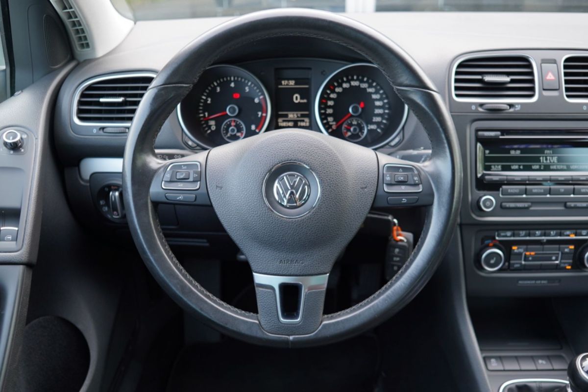 Volkswagen Golf — foto 9