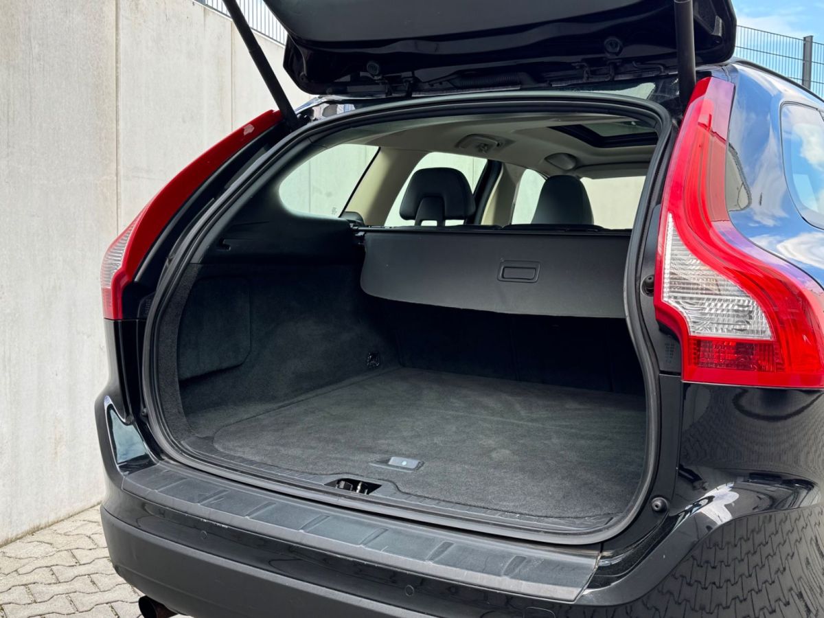Volvo XC60 — foto 11