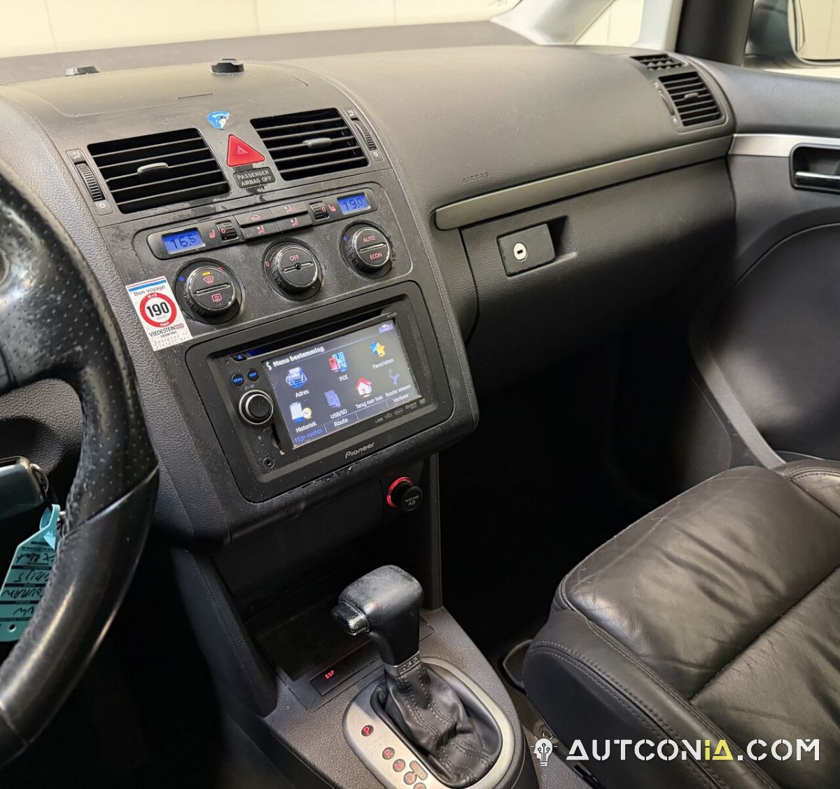 Volkswagen Touran — foto 21