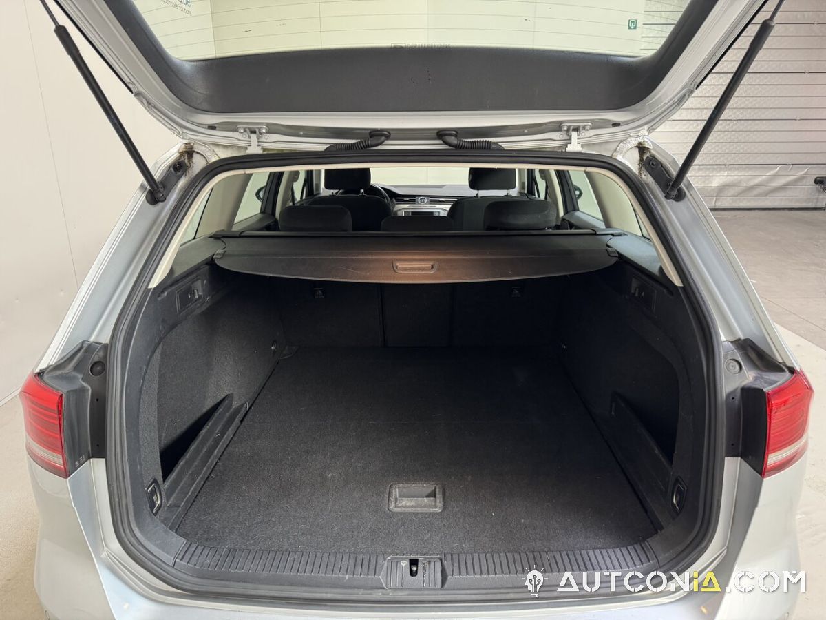 Volkswagen Passat — foto 12