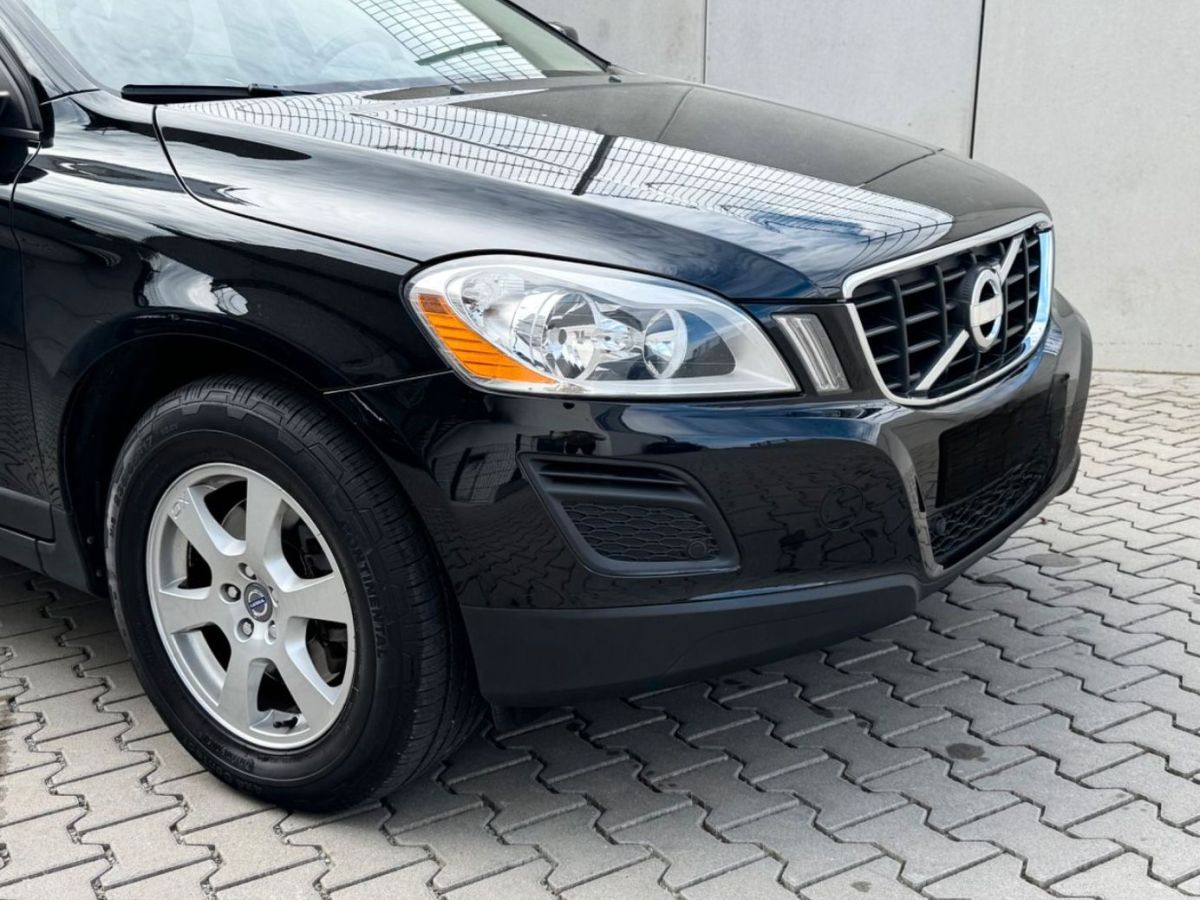Volvo XC60 — foto 8