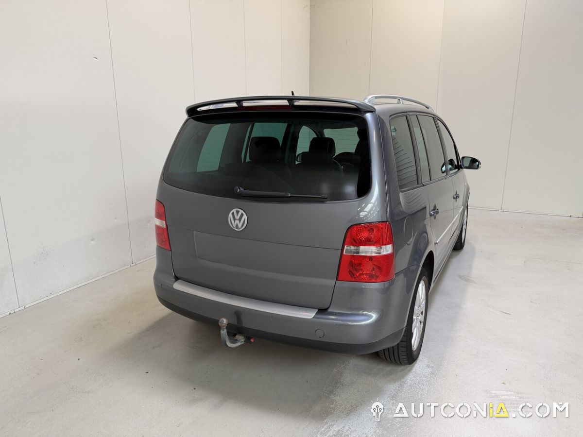 Volkswagen Touran — foto 11