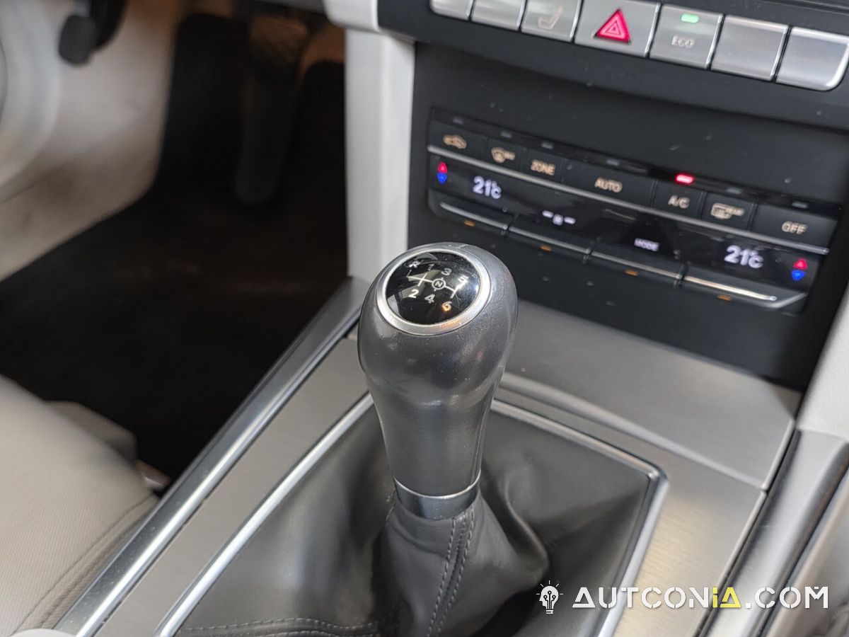 Mercedes-Benz E 200 — foto 25