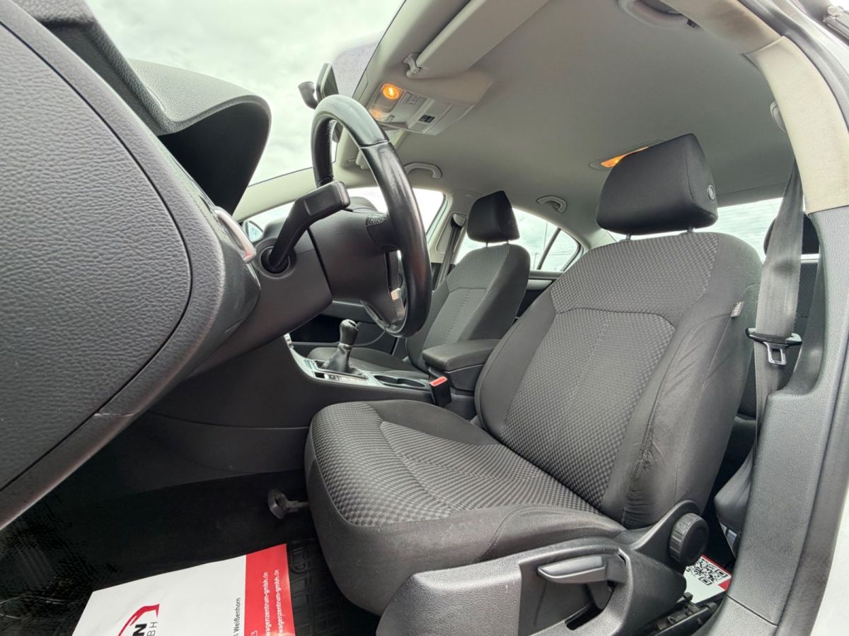 Volkswagen Passat — foto 13