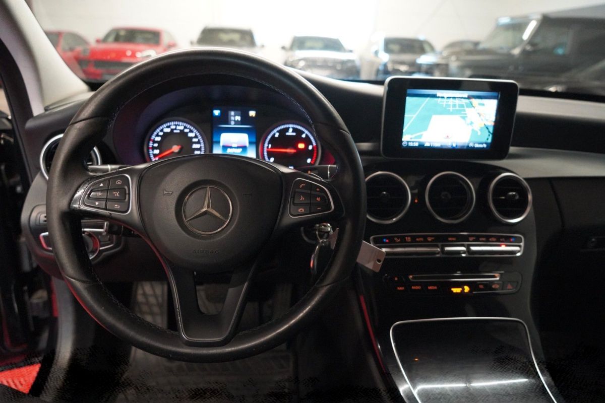 Mercedes-Benz C 220 — foto 17