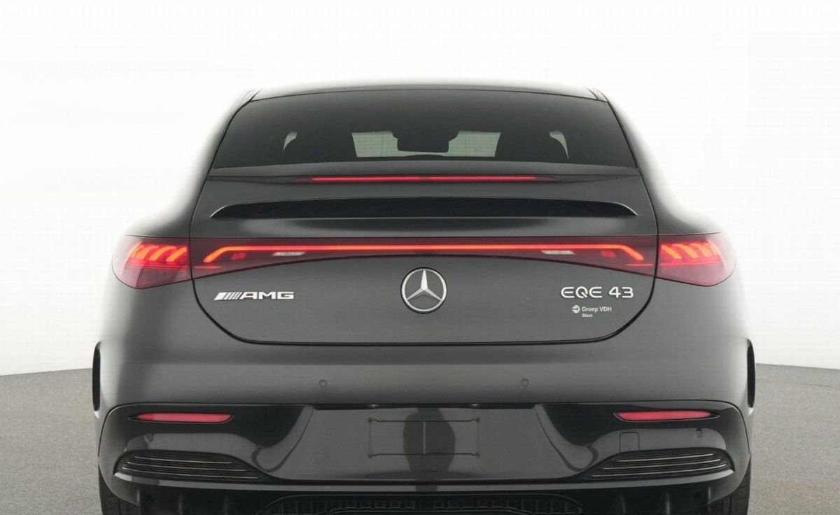 Mercedes-Benz EQE — foto 12