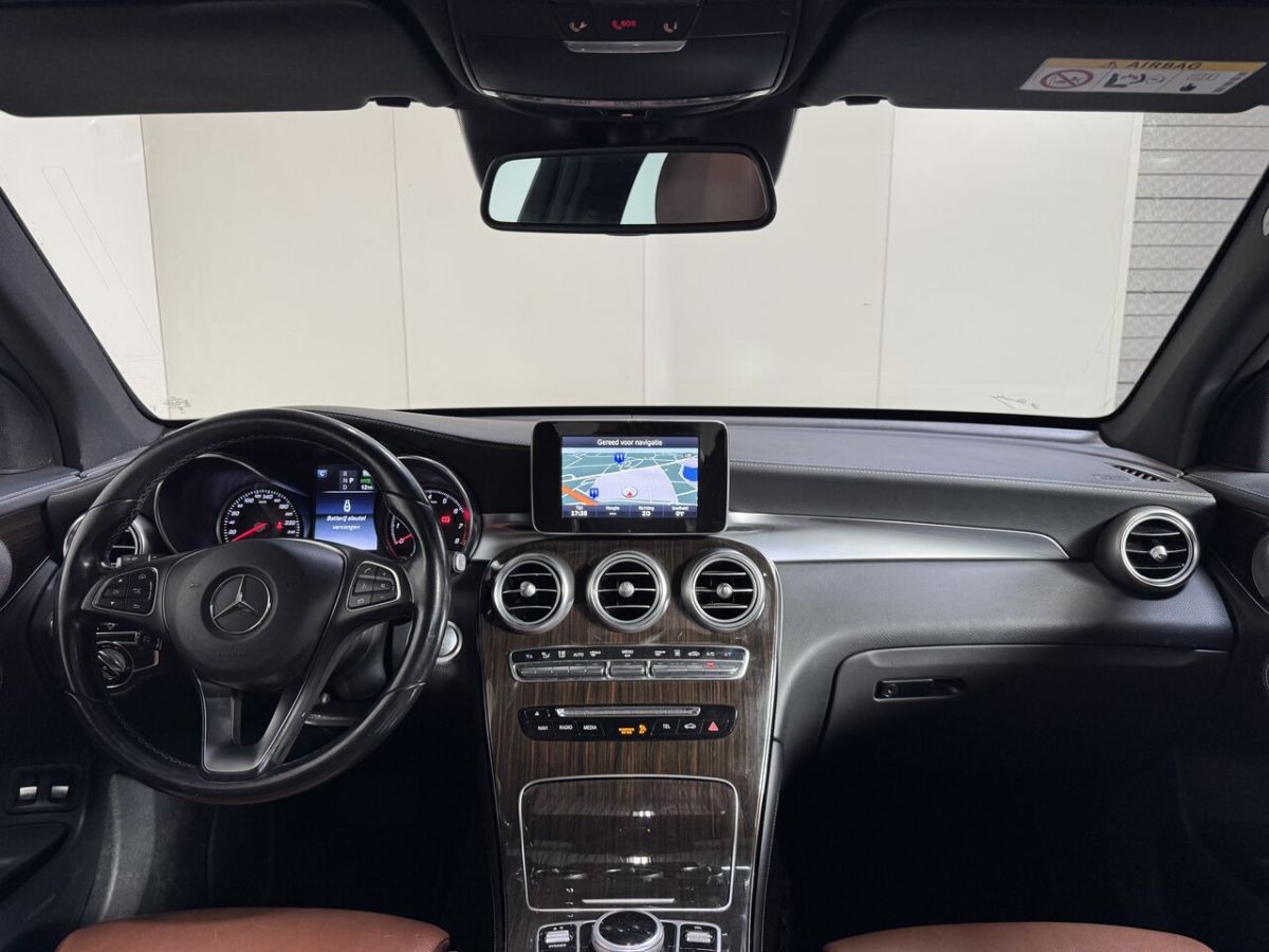 Mercedes-Benz GLC-350 — foto 24
