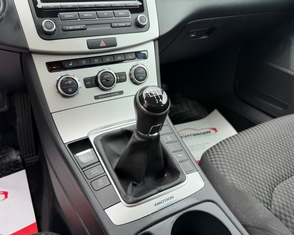 Volkswagen Passat — foto 16
