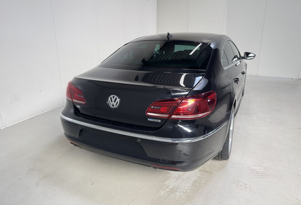 Volkswagen Passat-CC — foto 13