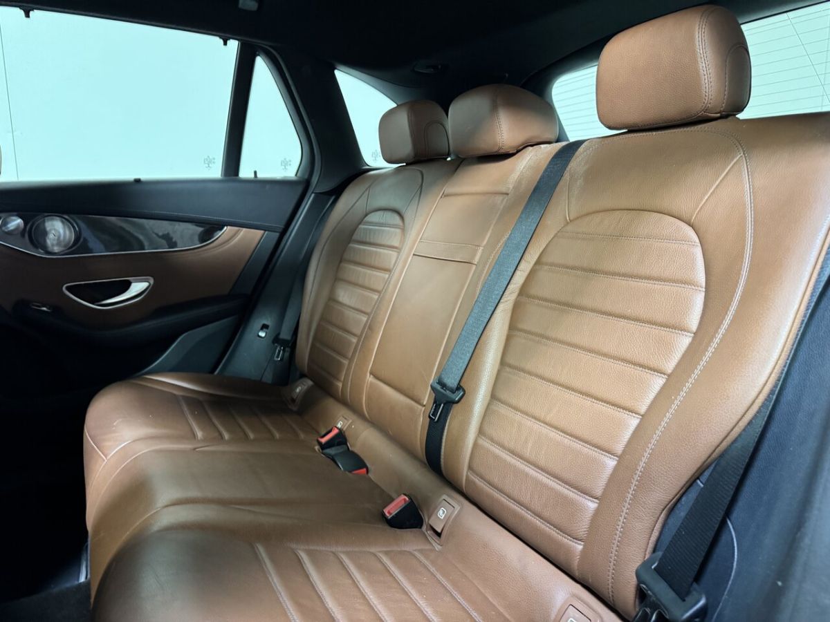 Mercedes-Benz GLC-350 — foto 15