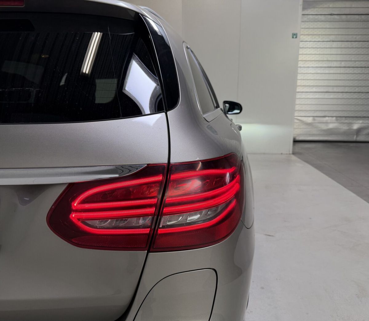 Mercedes-Benz C-300 — foto 7