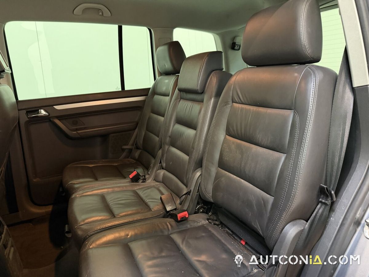 Volkswagen Touran — foto 16
