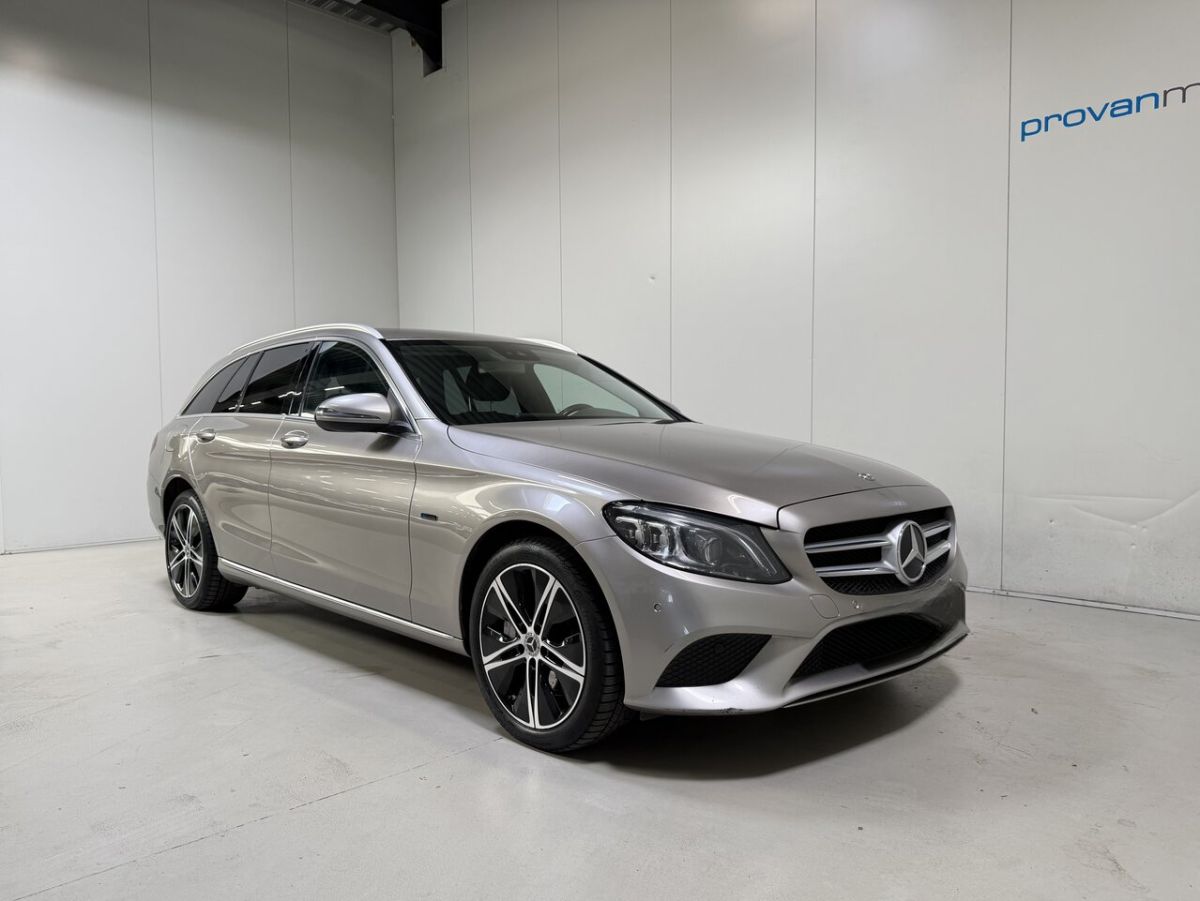 Mercedes-Benz C-300 — foto 12