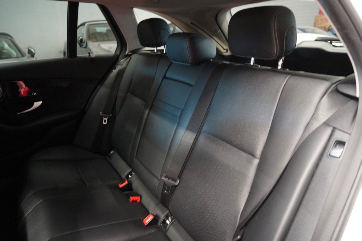 Mercedes-Benz C 220 — foto 31