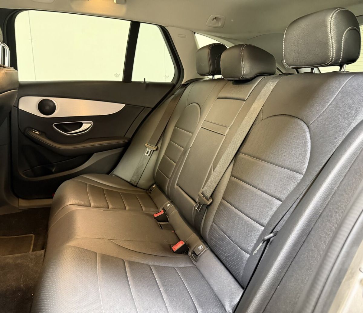 Mercedes-Benz C-300 — foto 15