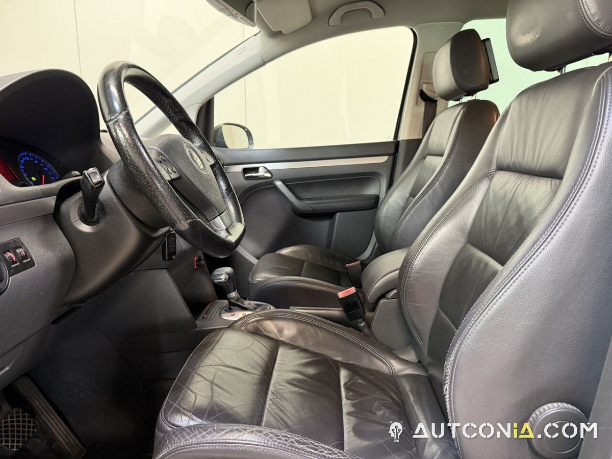 Volkswagen Touran — foto 18