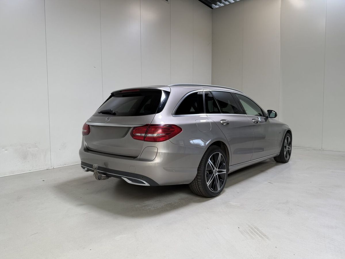 Mercedes-Benz C-300 — foto 10