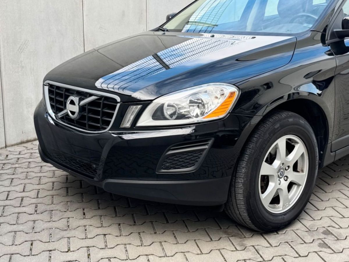 Volvo XC60 — foto 2