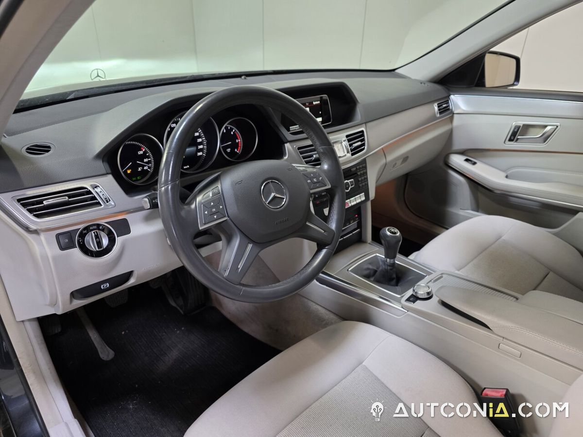 Mercedes-Benz E 200 — foto 27