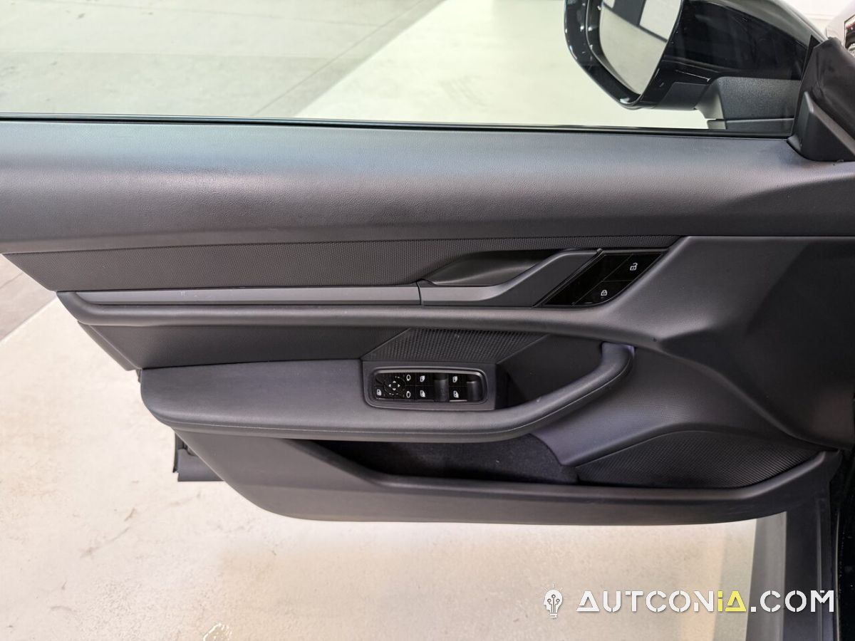 Porsche Taycan — foto 14