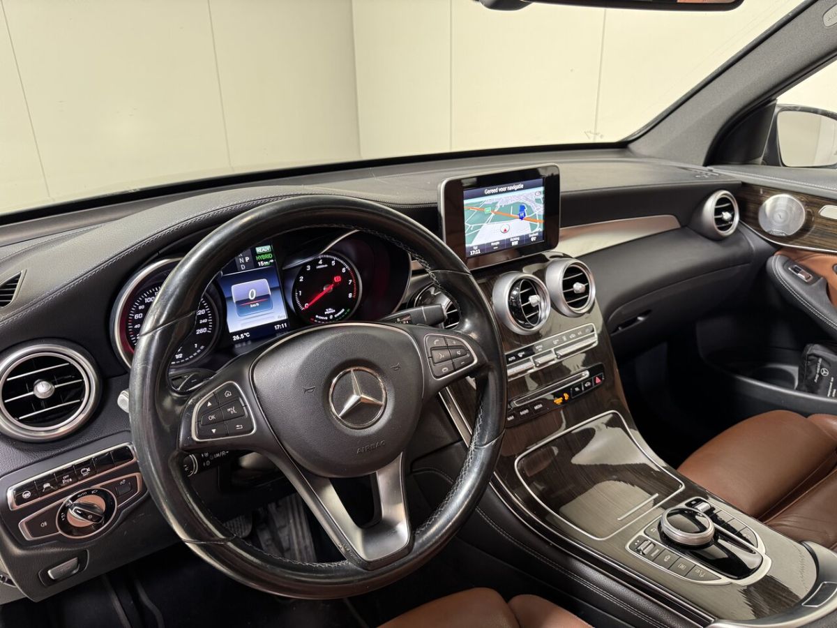 Mercedes-Benz GLC-350 — foto 16