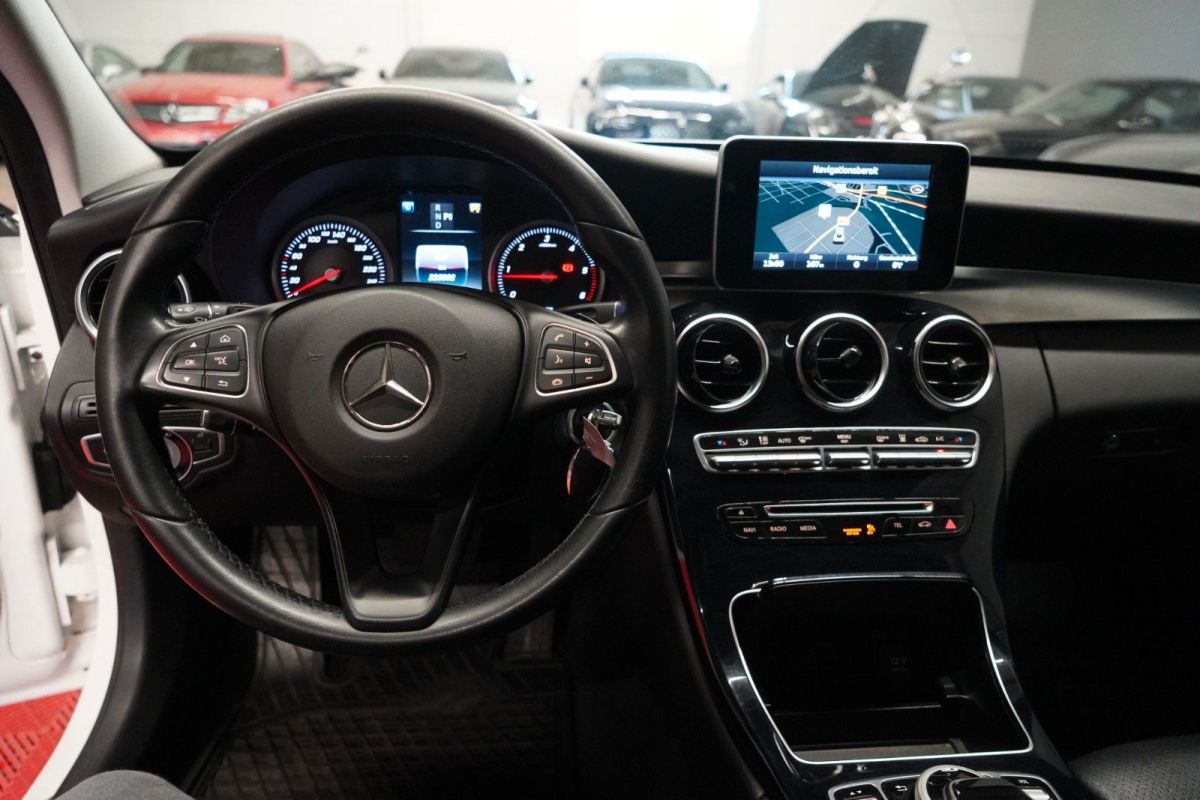 Mercedes-Benz C 220 — foto 19