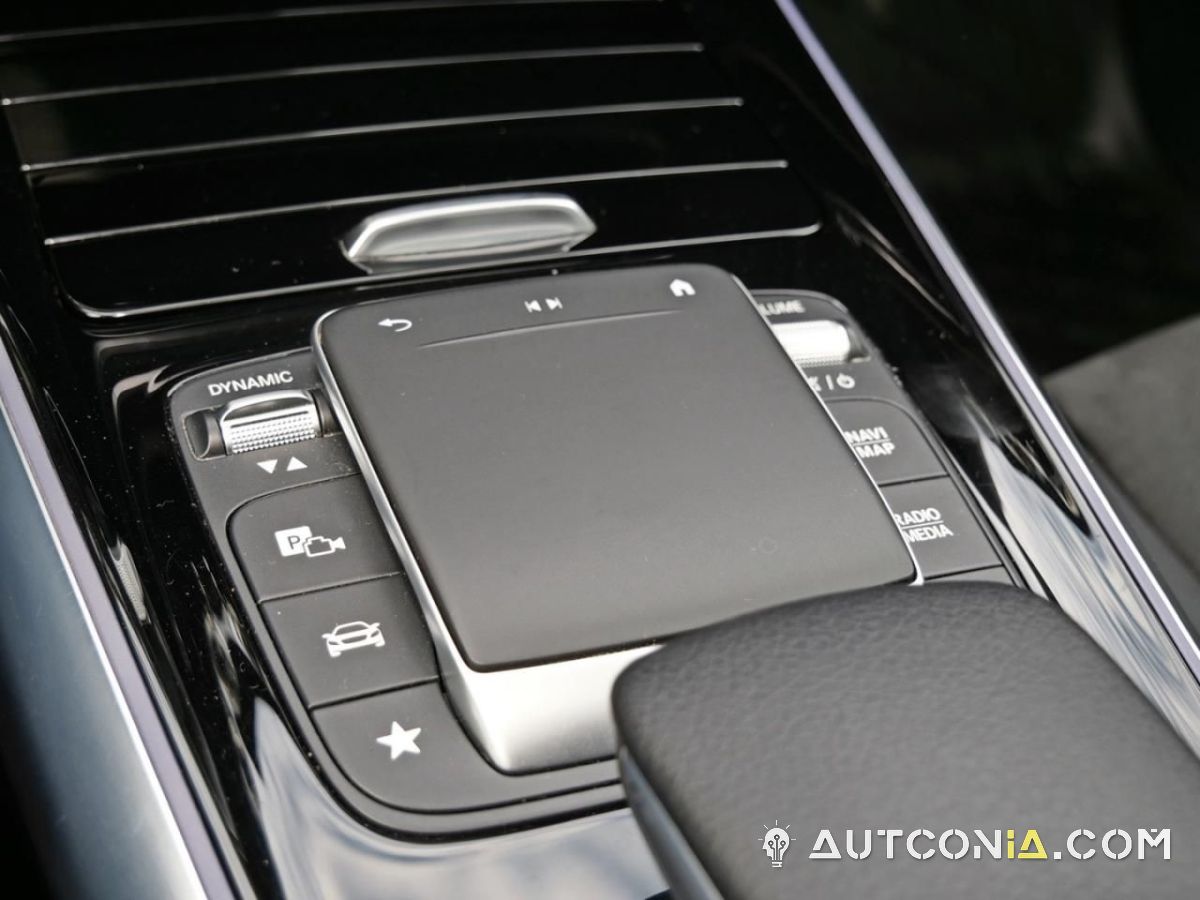 Mercedes-Benz EQA — foto 15